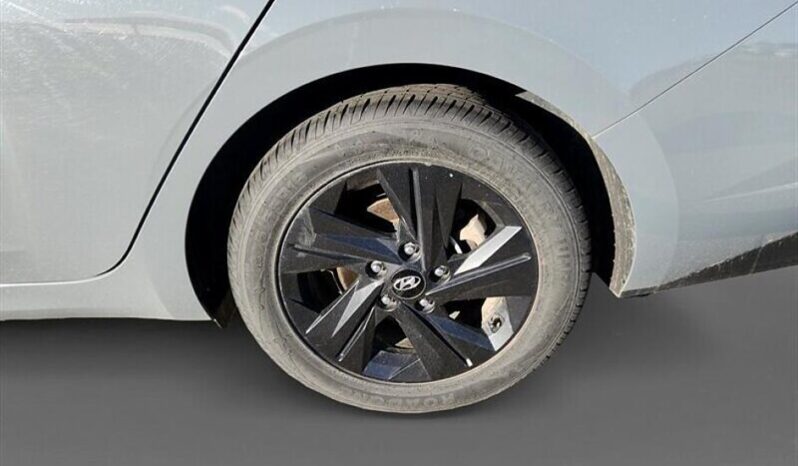 
								2022 Hyundai ELANTRA Preferred full									