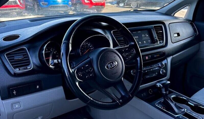 
								2019 Kia Sedona LX full									