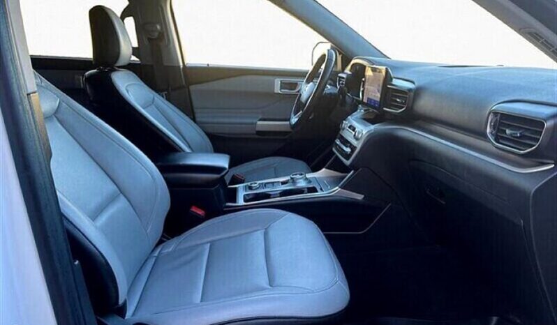 
								2021 Ford Explorer XLT full									