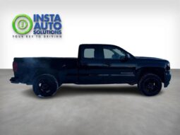 
										2018 Chevrolet Silverado 1500 Custom full									