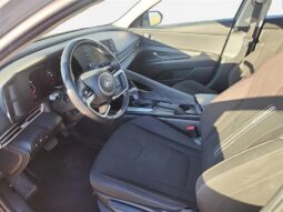 
										2022 Hyundai ELANTRA Preferred full									