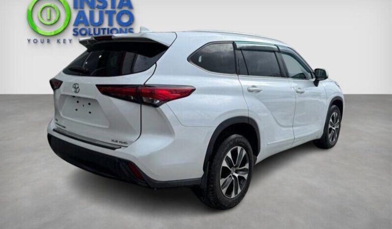 
								2023 Toyota Highlander XLE full									