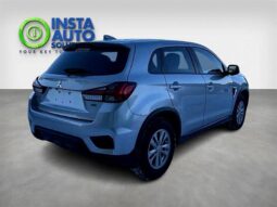 
										2022 Mitsubishi RVR SE full									