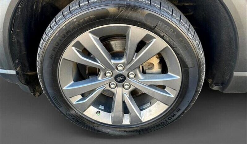 
								2021 Ford Explorer XLT full									