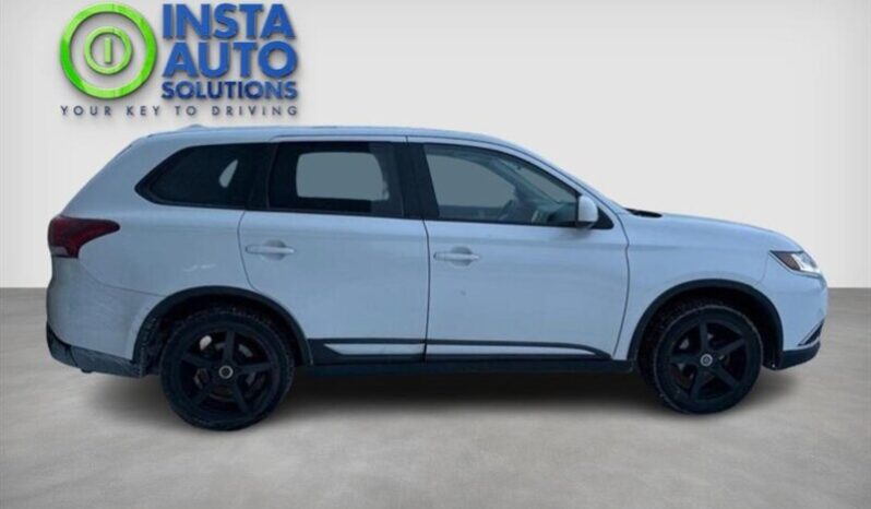 
								2018 Mitsubishi Outlander ES full									