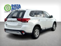 
										2019 Mitsubishi Outlander ES full									