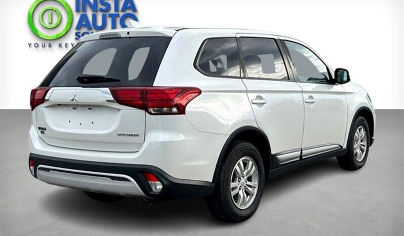 
								2019 Mitsubishi Outlander ES full									