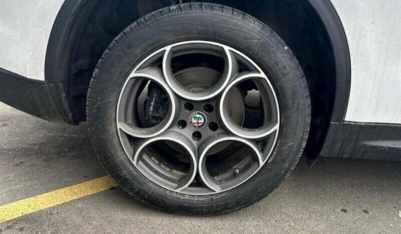
								2018 Alfa Romeo Stelvio Sport full									