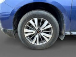 
										2017 Nissan Pathfinder SV full									