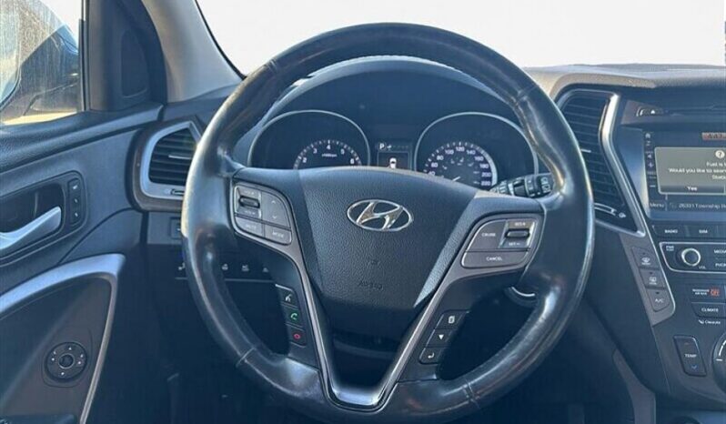 
								2017 Hyundai Santa Fe Limited full									