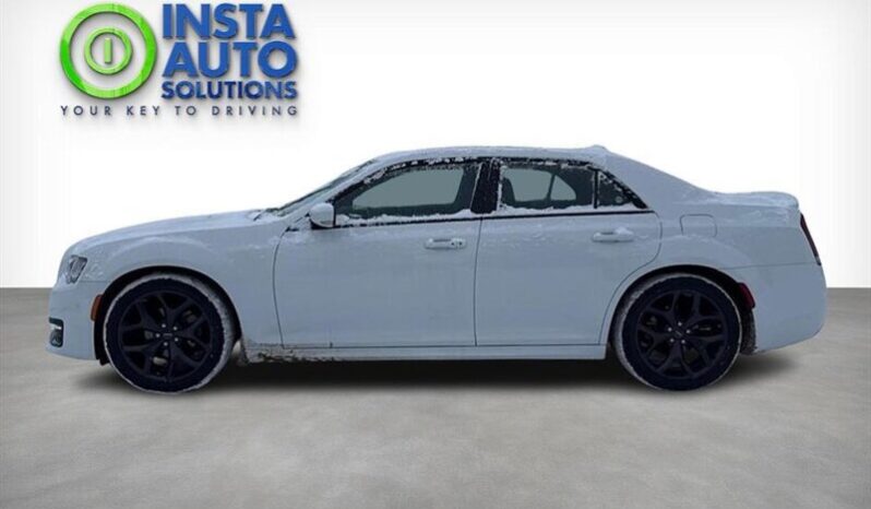 
								2022 Chrysler 300 Series S V6 full									