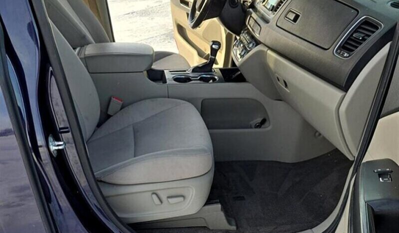 
								2019 Kia Sedona LX full									