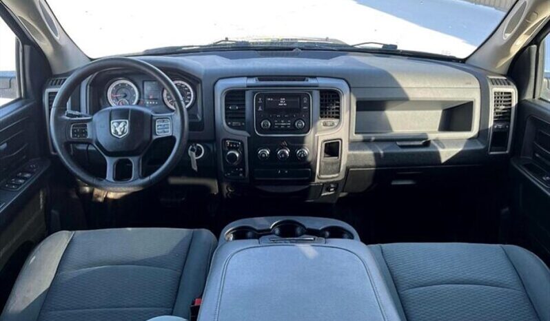 
								2017 RAM 1500 ST full									