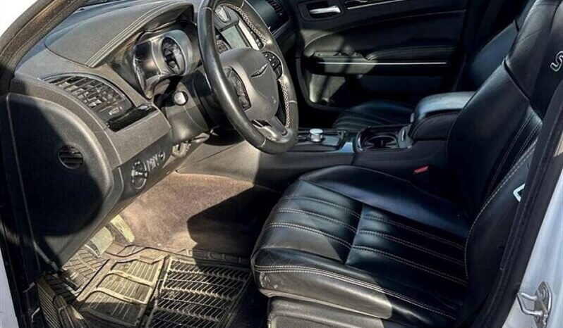 
								2018 Chrysler 300 Series S full									