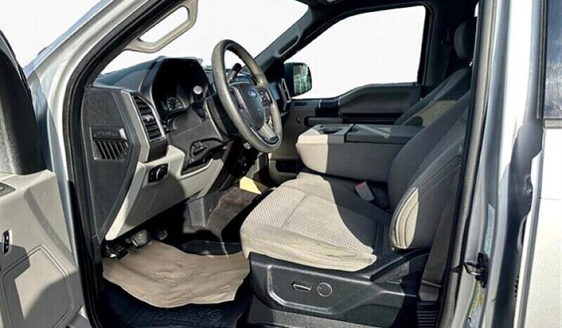 
								2017 Ford F-150 XLT full									