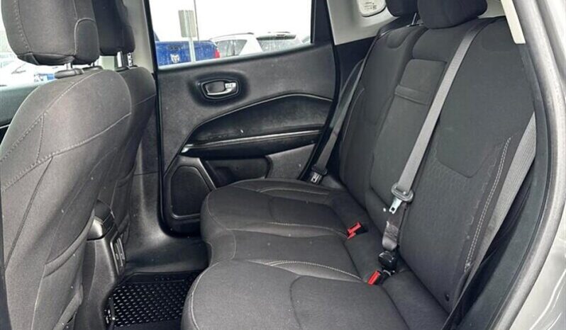 
								2019 Jeep Compass Upland full									