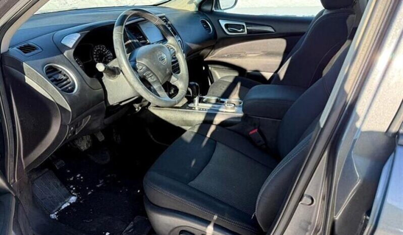 
								2017 Nissan Pathfinder SV full									