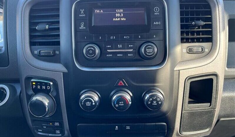 
								2017 RAM 1500 ST full									
