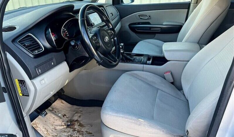 
								2017 Kia Sedona LX full									