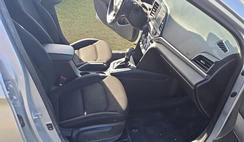 
								2020 Hyundai Elantra Preferred full									
