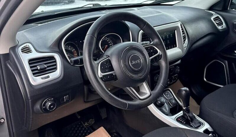 
								2019 Jeep Compass Upland full									