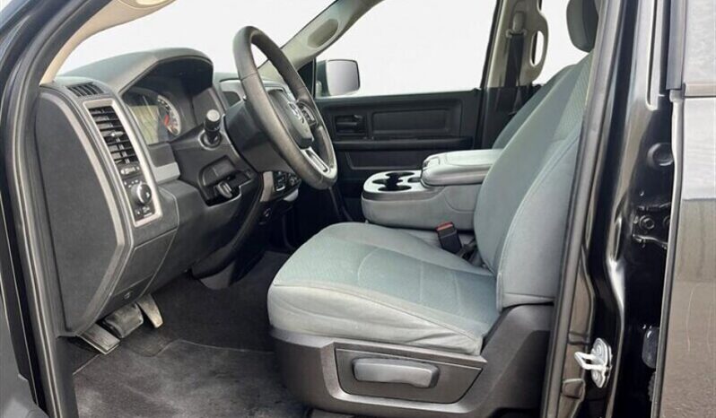 
								2016 RAM 1500 Express full									