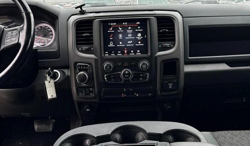 
								2020 RAM 1500 Classic Express full									