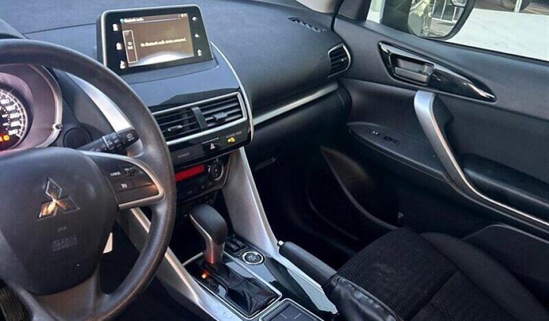 
								2020 Mitsubishi Eclipse Cross ES full									