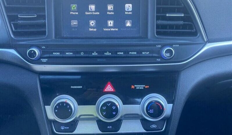 
								2019 Hyundai ELANTRA Preferred full									