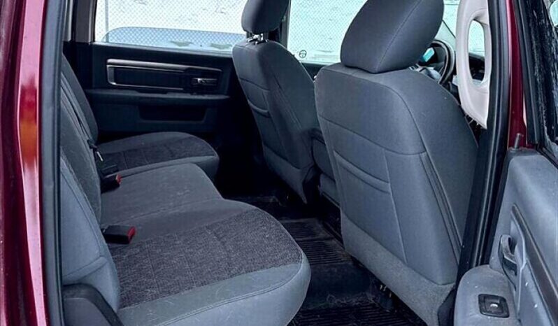 
								2017 RAM 1500 SLT full									