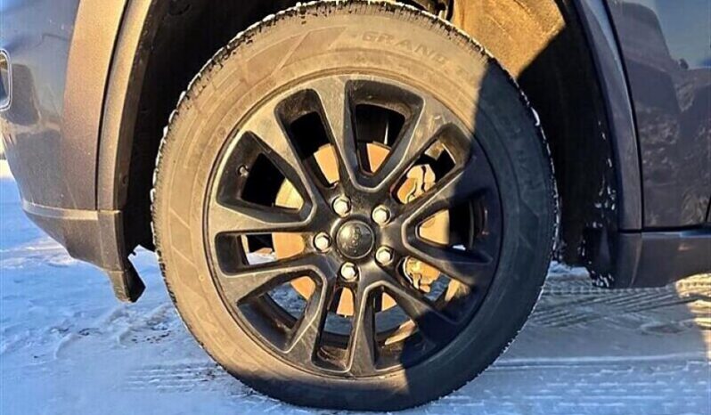 
								2018 Jeep Grand Cherokee Altitude full									