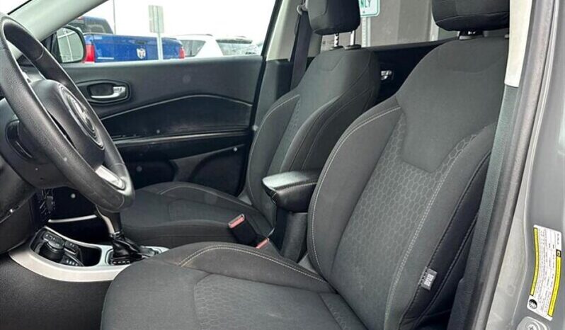 
								2019 Jeep Compass Upland full									