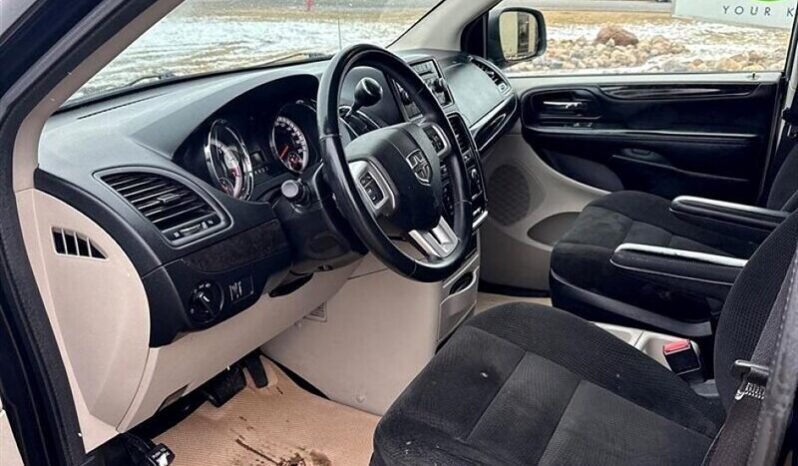 
								2016 Dodge Grand Caravan Canada Value Package full									