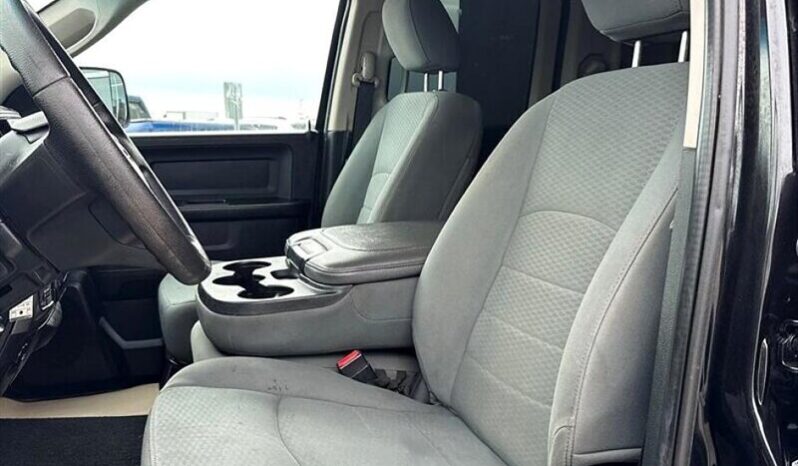 
								2017 RAM 1500 ST full									