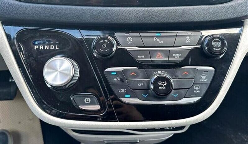 
								2021 Chrysler Grand Caravan SE full									