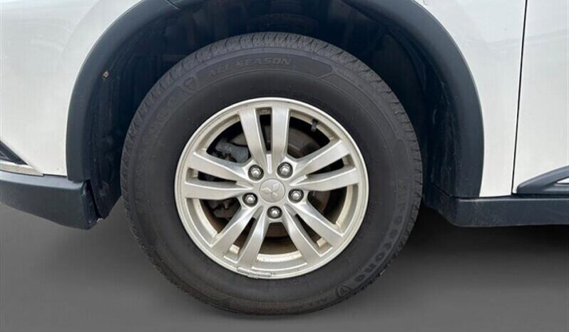 
								2019 Mitsubishi Outlander ES full									