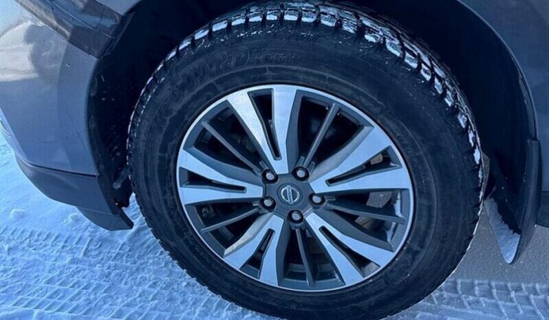 
								2017 Nissan Pathfinder SV full									
