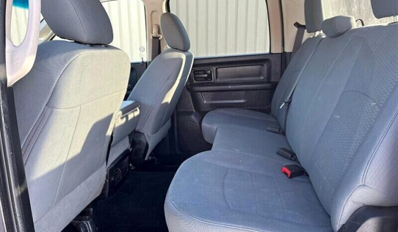 
								2017 RAM 1500 ST full									