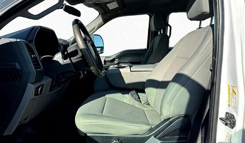 
								2020 Ford F-350 XLT full									