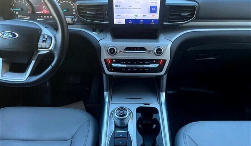 
								2021 Ford Explorer XLT full									