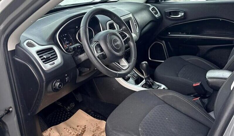 
								2019 Jeep Compass Upland full									