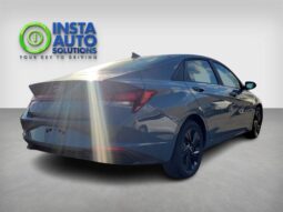 
										2022 Hyundai ELANTRA Preferred full									