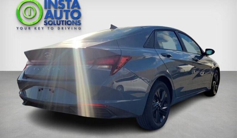 
								2022 Hyundai ELANTRA Preferred full									