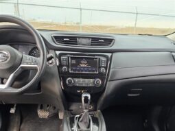 
										2018 Nissan Rogue SV full									