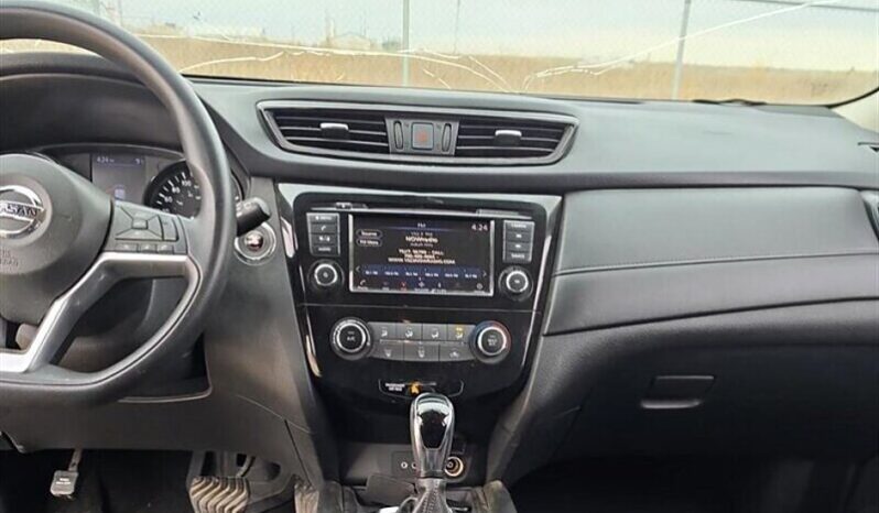 
								2018 Nissan Rogue SV full									