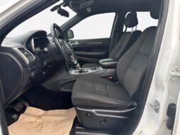 
										2018 Jeep Grand Cherokee Laredo full									