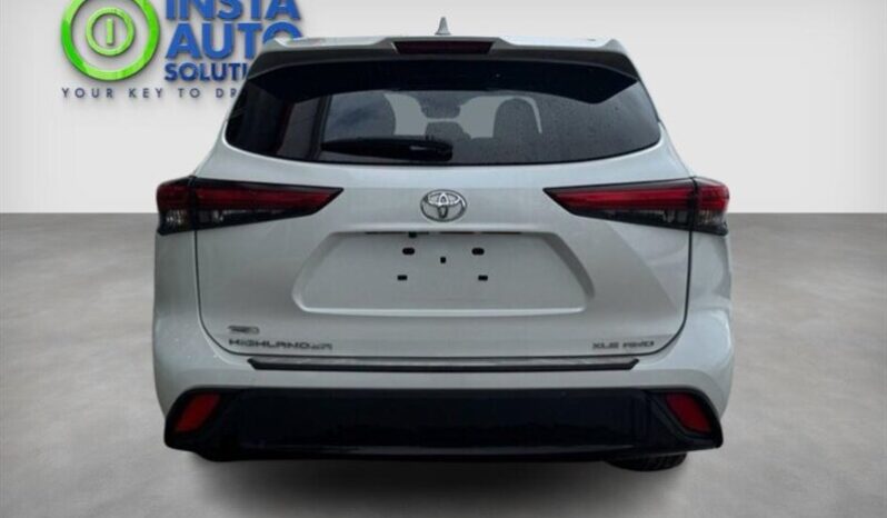 
								2023 Toyota Highlander XLE full									