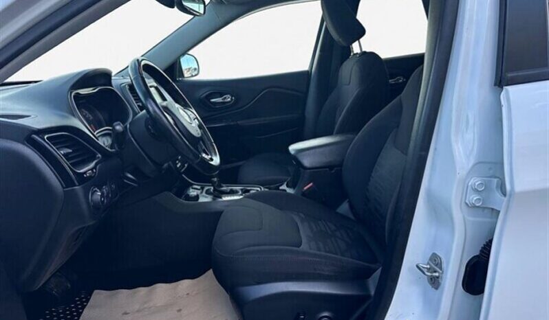 
								2019 Jeep Cherokee Altitude full									