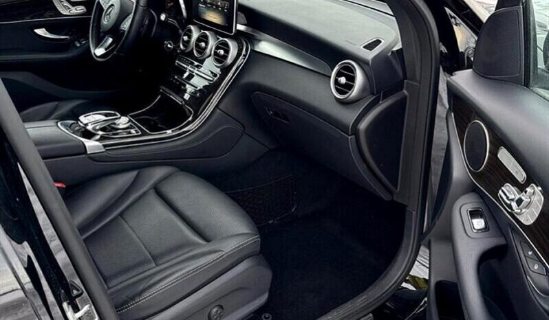 
								2018 Mercedes-Benz GLC 300 4MATIC full									