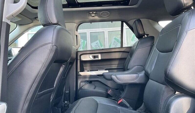 
								2022 Ford Explorer Limited full									